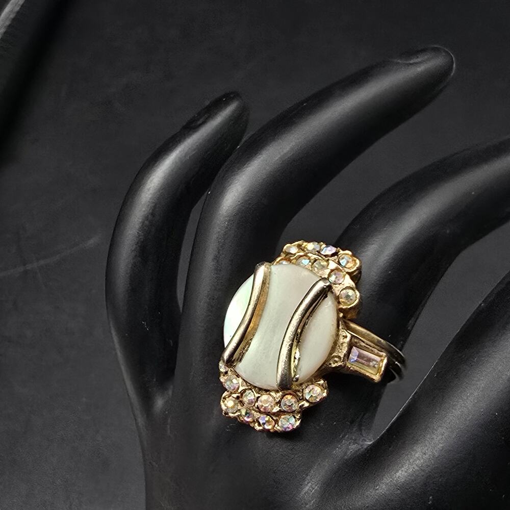 Mother of Pearl Rhinestone Ring Size 6.75 Adjustable - Picture 2 of 7